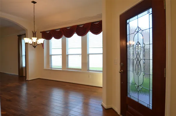 Property Slideshow image 2 of 30 | 1227 n riviera cir, Pearland, TX, 77581