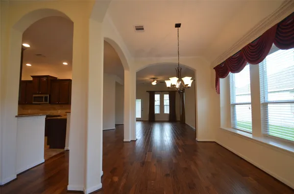Property Slideshow image 3 of 30 | 1227 n riviera cir, Pearland, TX, 77581