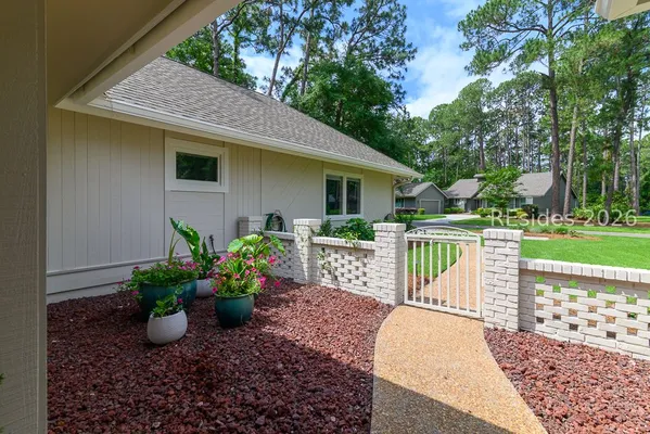 Property Slideshow image 3 of 57 | 16 rusty rail ln, Hilton Head Island, SC, 29926