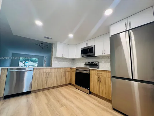 Property Slideshow image 3 of 19 | 2402 antigua cir h1, Coconut Creek, FL, 33066