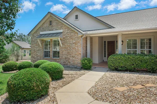 Property Slideshow image 3 of 40 | 107 crystal springs dr, Georgetown, TX, 78633