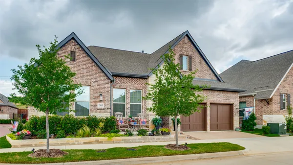 Property Slideshow image 3 of 40 | 2063 spotted fawn dr, Arlington, TX, 76005