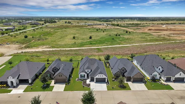 Property Slideshow image 3 of 39 | 8908 basanite ave, Denton, TX, 76207