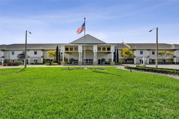 Property Slideshow image 2 of 22 | 47 camden b, West Palm Beach, FL, 33417