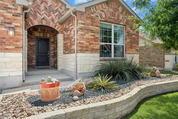 Property Slideshow image 3 of 40 | 203 gentry creek ln, Georgetown, TX, 78633