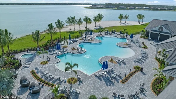 Property Slideshow image 2 of 13 | 14900 blue bay cir, Fort Myers, FL, 33913