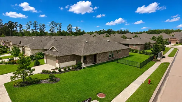 Property Slideshow image 3 of 38 | 226 flaxen chestnut, Spring, TX, 77382