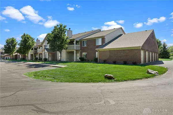 Property Slideshow image 3 of 31 | 1945 waterstone blvd 103, Miamisburg, OH, 45342