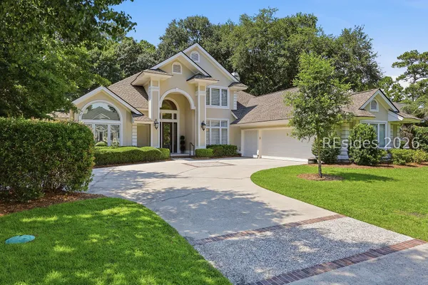 Property Slideshow image 2 of 65 | 27 cotesworth pl, Hilton Head Island, SC, 29926