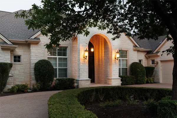 Property Slideshow image 2 of 40 | 200 stardust ln, Georgetown, TX, 78633