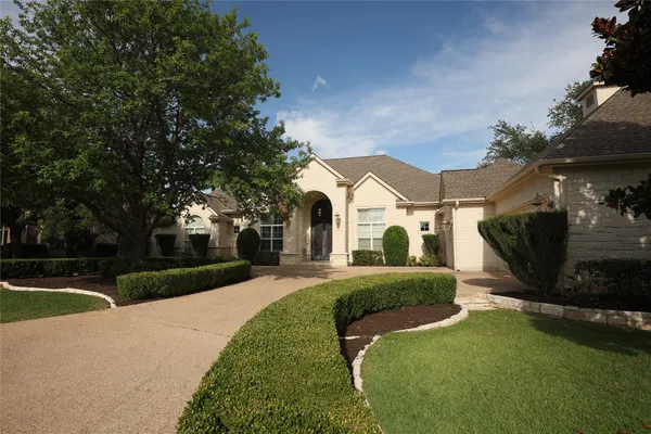 Property Slideshow image 3 of 40 | 200 stardust ln, Georgetown, TX, 78633