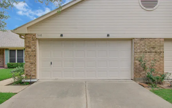 Property Slideshow image 3 of 44 | 3618 teakwood dr, Pearland, TX, 77584