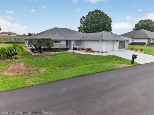 Property Slideshow image 2 of 33 | 10 crestview ct, Lake Placid, FL, 33852