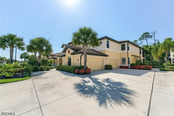 Property Slideshow image 3 of 50 | 10475 casella way 202, Fort Myers, FL, 33913