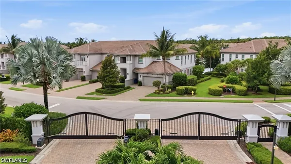 Property Slideshow image 3 of 40 | 8066 signature club cir 102, Naples, FL, 34113