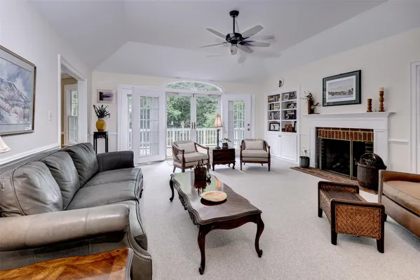 Property Slideshow image 2 of 35 | 129 great gln, Williamsburg, VA, 23188