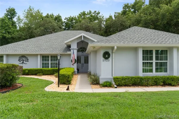Property Slideshow image 2 of 55 | 1523 n marlborough loop, Crystal River, FL, 34429