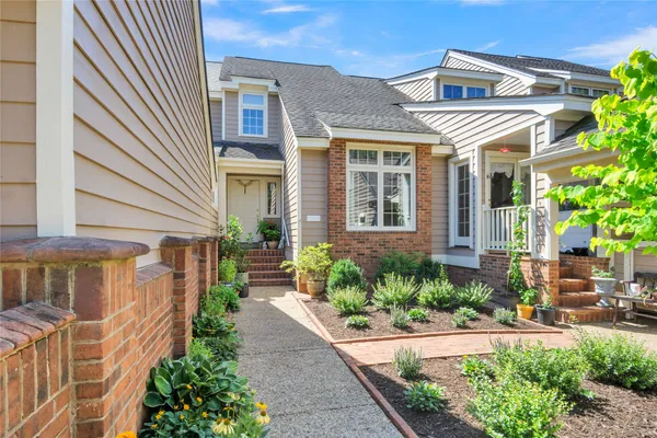 Property Slideshow image 2 of 45 | 130 the grn, Williamsburg, VA, 23188