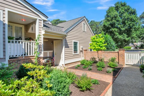 Property Slideshow image 3 of 45 | 130 the grn, Williamsburg, VA, 23188
