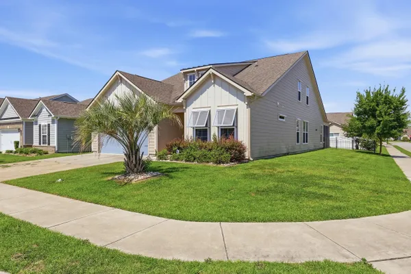 Property Slideshow image 3 of 60 | 1852 parish way, Myrtle Beach, SC, 29577