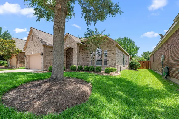 Property Slideshow image 2 of 38 | 9306 caddo springs ct, Cypress, TX, 77433