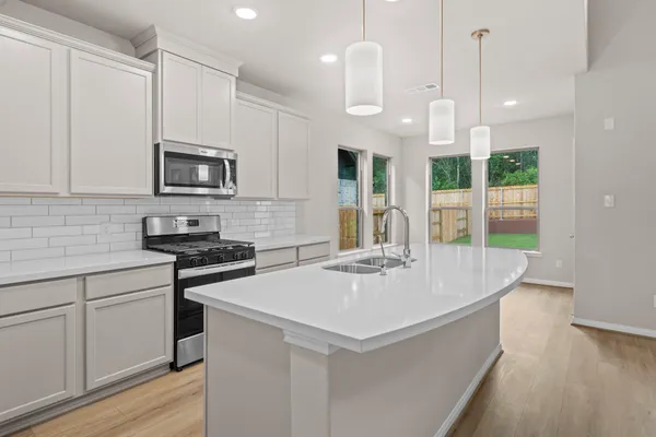 Property Slideshow image 3 of 37 | 26151 treetop terrace ln, Montgomery, TX, 77316