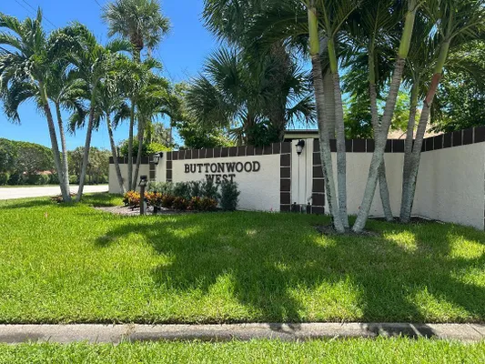 Property Slideshow image 3 of 13 | 6310 tall cypress cir, ,, FL, 33463