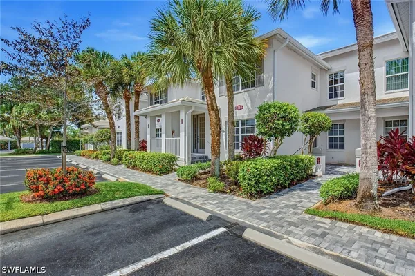 Property Slideshow image 3 of 42 | 8355 whisper trace way 202, Naples, FL, 34114