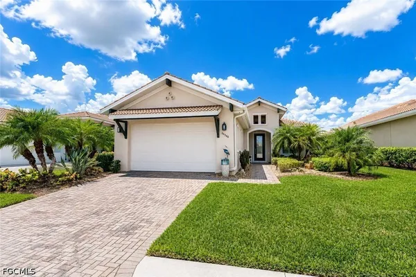 Property Slideshow image 2 of 50 | 10566 carena cir, Fort Myers, FL, 33913