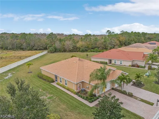 Property Slideshow image 2 of 25 | 15262 ligustrum ln, Alva, FL, 33920