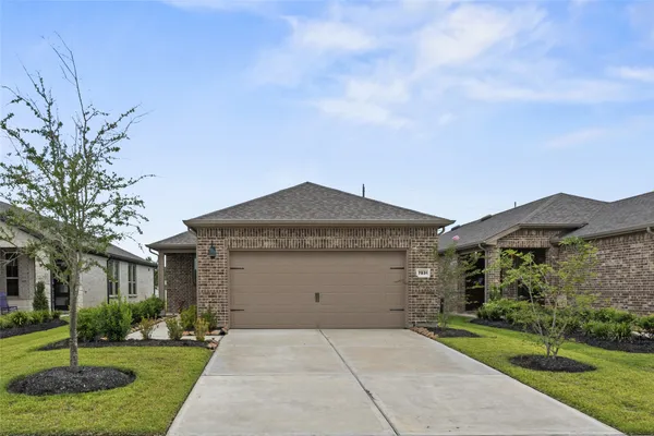 Property Slideshow image 2 of 44 | 7831 rolling stone dr, Fulshear, TX, 77441