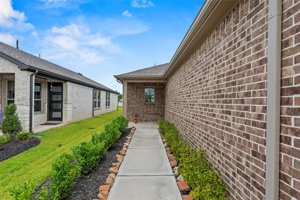 Property Slideshow image 3 of 44 | 7831 rolling stone dr, Fulshear, TX, 77441