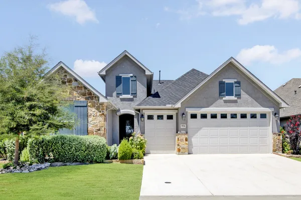 Property Slideshow image 2 of 24 | 9516 creekwood dr, Denton, TX, 76207