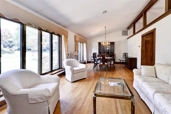 Property Slideshow image 3 of 41 | 527 thomas bransby, Williamsburg, VA, 23185