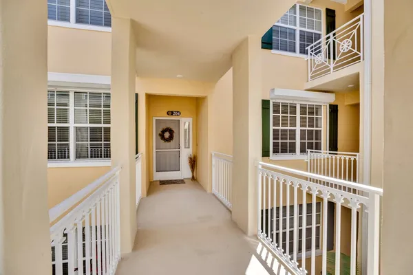 Property Slideshow image 3 of 36 | 5540 n harbor village dr 204, Vero Beach, FL, 32967