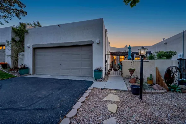 Property Slideshow image 2 of 41 | 3315 esplanade cir, Rio Rancho, NM, 87124