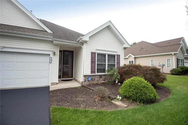 Property Slideshow image 2 of 38 | 71 moor dr, Easton, PA, 18045