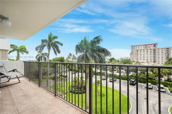 Property Slideshow image 3 of 43 | 1201 s ocean dr 410s, Hollywood, FL, 33019