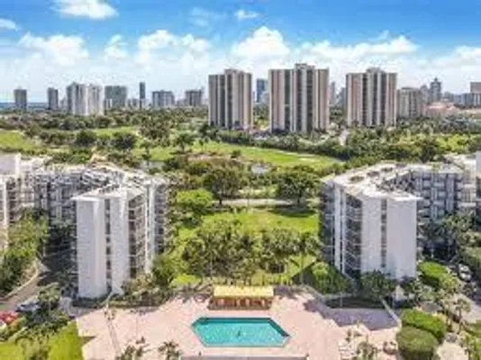 Property Slideshow image 2 of 50 | 20500 w country club dr 308, Aventura, FL, 33180