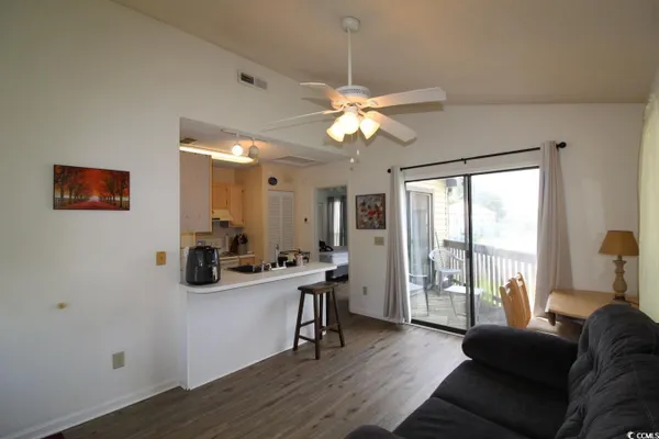 Property Slideshow image 2 of 18 | 408 tree top ct 8-b, Myrtle Beach, SC, 29588