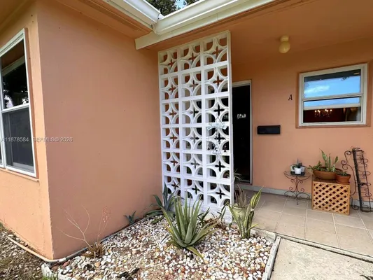 Property Slideshow image 2 of 32 | 285 n high point blvd a, Boynton Beach, FL, 33435