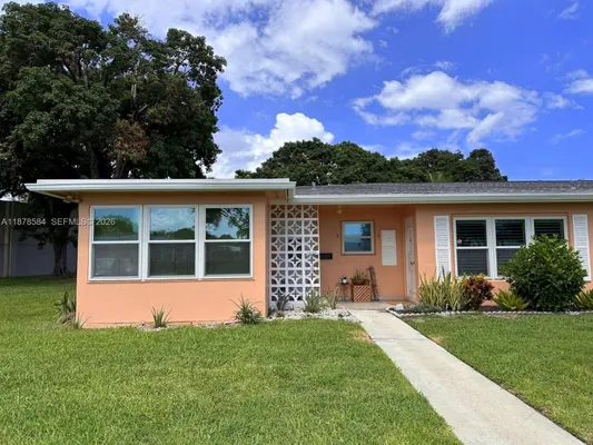 Property Slideshow image 2 of 32 | 285 n high point blvd a, Boynton Beach, FL, 33435