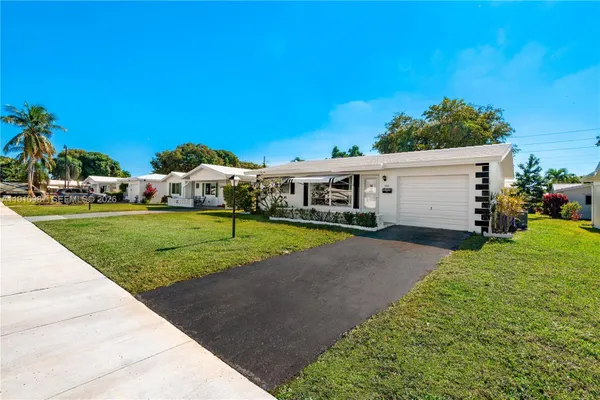 Property Slideshow image 2 of 34 | 340 leisure blvd, Pompano Beach, FL, 33064