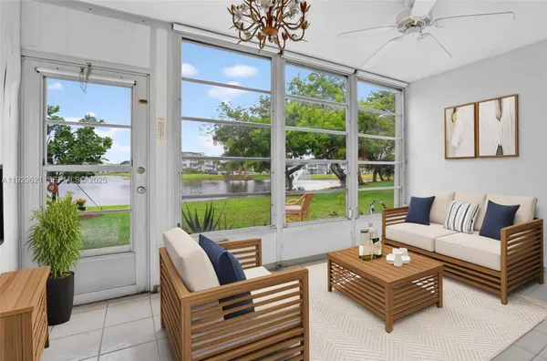 Property Slideshow image 3 of 32 | 1008 n farnham n 1008, Deerfield Beach, FL, 33442