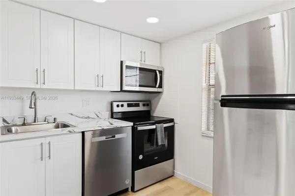 Property Slideshow image 2 of 20 | 7605 nw 5th pl 103, Margate, FL, 33063