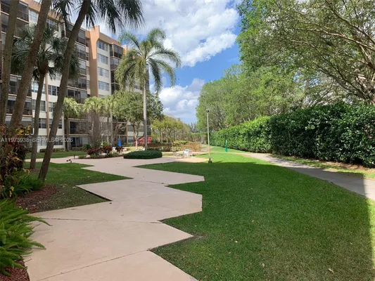 Property Slideshow image 3 of 29 | 1400 saint charles pl 313, Pembroke Pines, FL, 33026