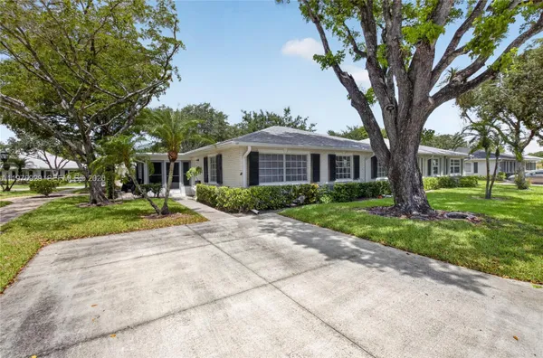 Property Slideshow image 3 of 20 | 10125 s 42nd ave 151, Boynton Beach, FL, 33436