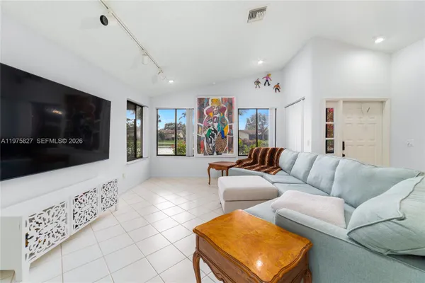 Property Slideshow image 3 of 50 | 3010 nw 12th st d, Delray Beach, FL, 33445