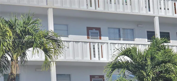 Property Slideshow image 3 of 37 | 3037 newport h 3037, Deerfield Beach, FL, 33442
