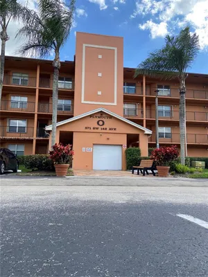 Property Slideshow image 2 of 23 | 571 sw 142nd ave 311o, Pembroke Pines, FL, 33027